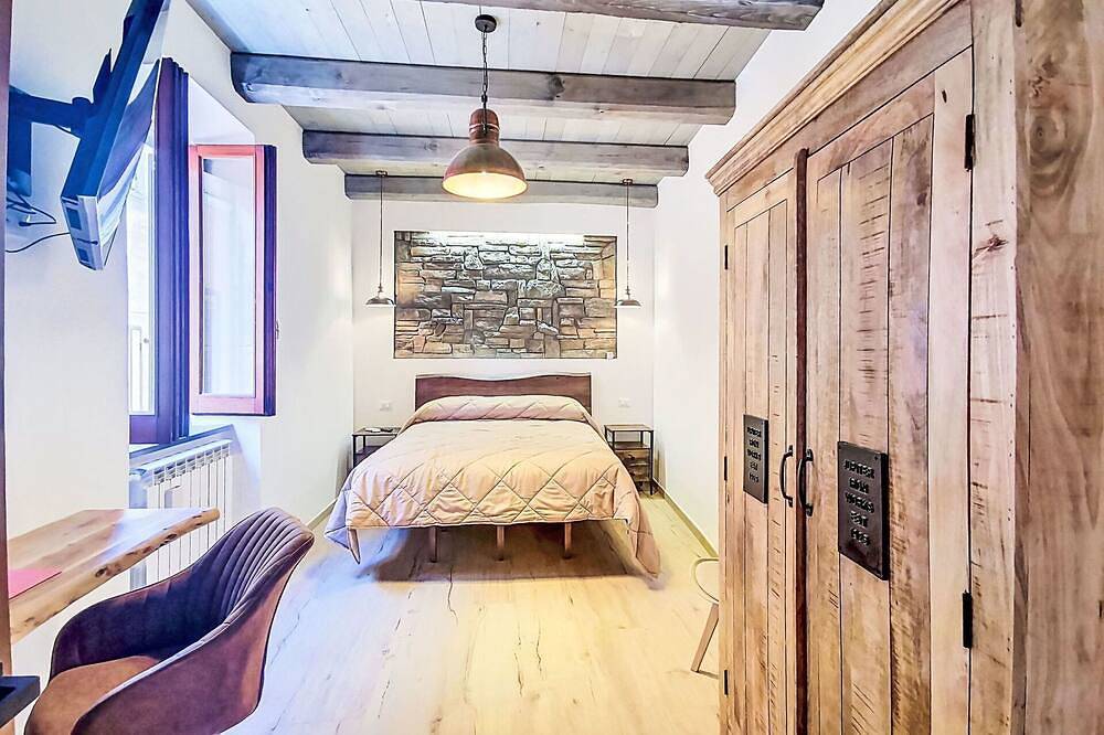 Apartamento entero, Acogedor apartamento para 5 personas con Wifi, A/C y balcón in Monterotondo, Provincia de Roma