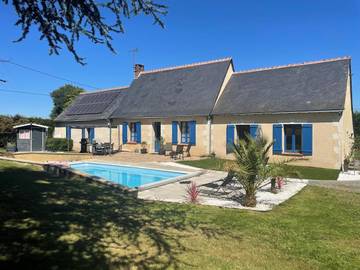 Chambre d’hôte pour 2 personnes, avec piscine ainsi que jacuzzi et jardin dans la Sarthe