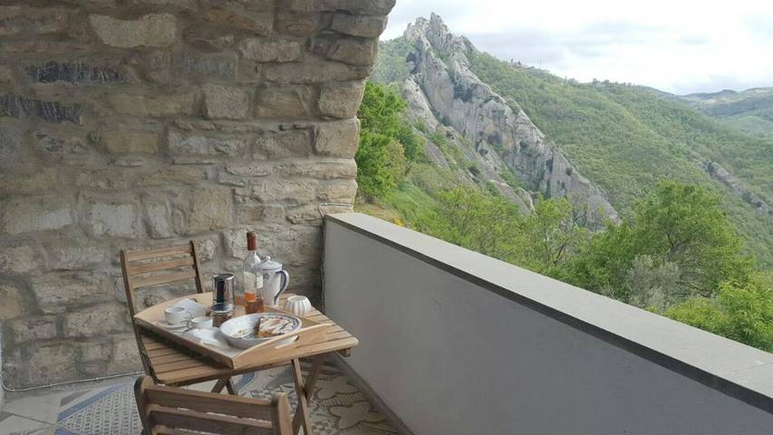Appartamento per 5 persone, con Balcone e Giardino nonché Panorama a Castelmezzano