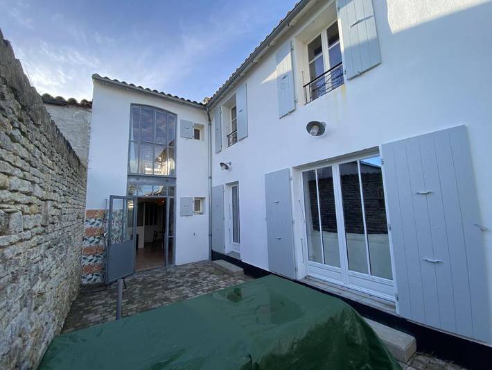 Location de vacances pour 8 personnes, avec terrasse dans Le Gillieux