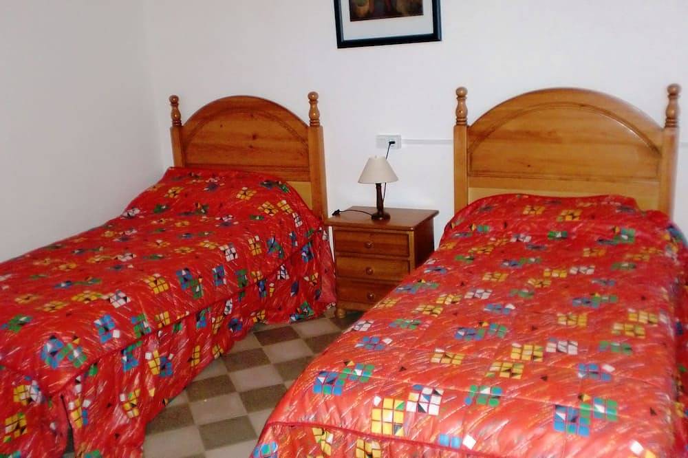 Apartment in stone manor house with pool and wifi 2 km from Inca in Lloseta, Majorca Center