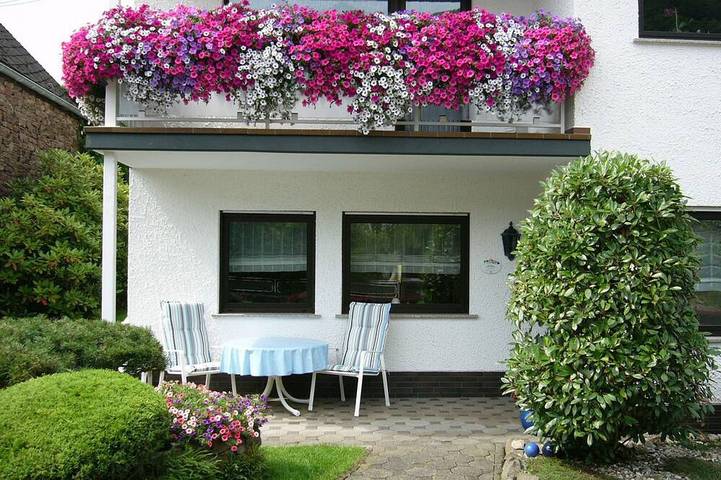 Ferienwohnung für 4 Personen, mit Terrasse und Garten in Senheim
