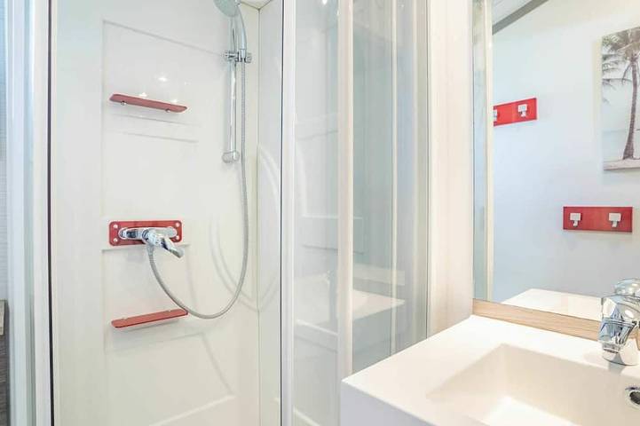 Location de vacances pour 6 personnes, avec piscine ainsi que terrasse et balcon/terrasse à Saubion - 4