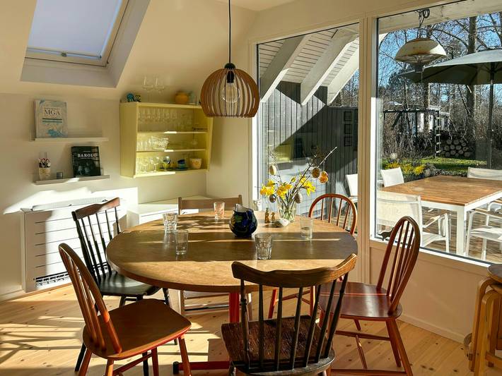 Ferieudlejning for 6 personer, med Terrasse og Have i Rågeleje