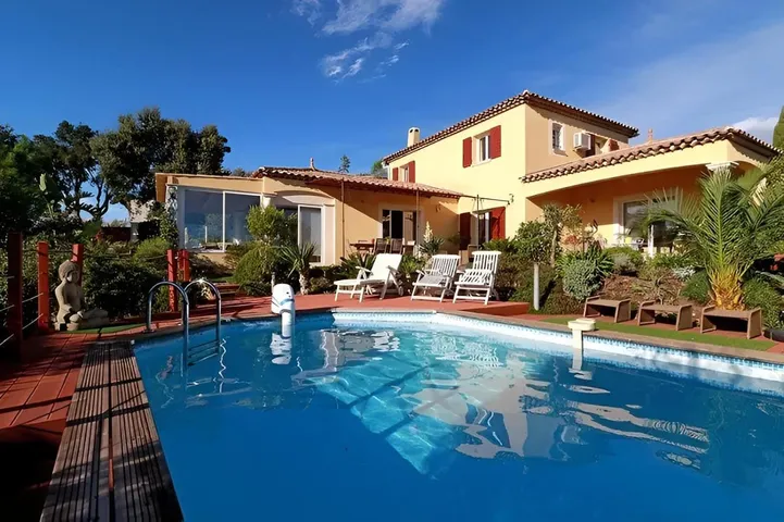 Alojamiento y desayuno para 2 personas, con jardín además de jacuzzi y piscina - 1
