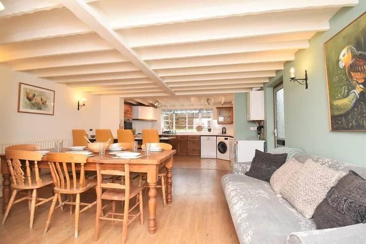 Cottage for 6 people, with garden, with pets in Seaton