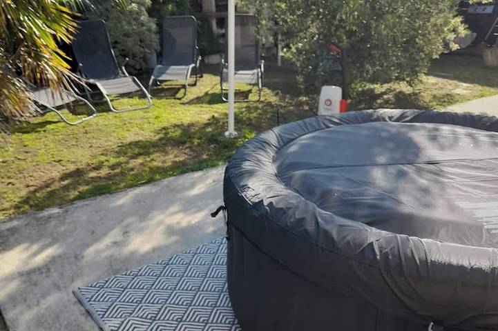 Location de vacances pour 6 personnes, avec jacuzzi et jardin à Paimbœuf