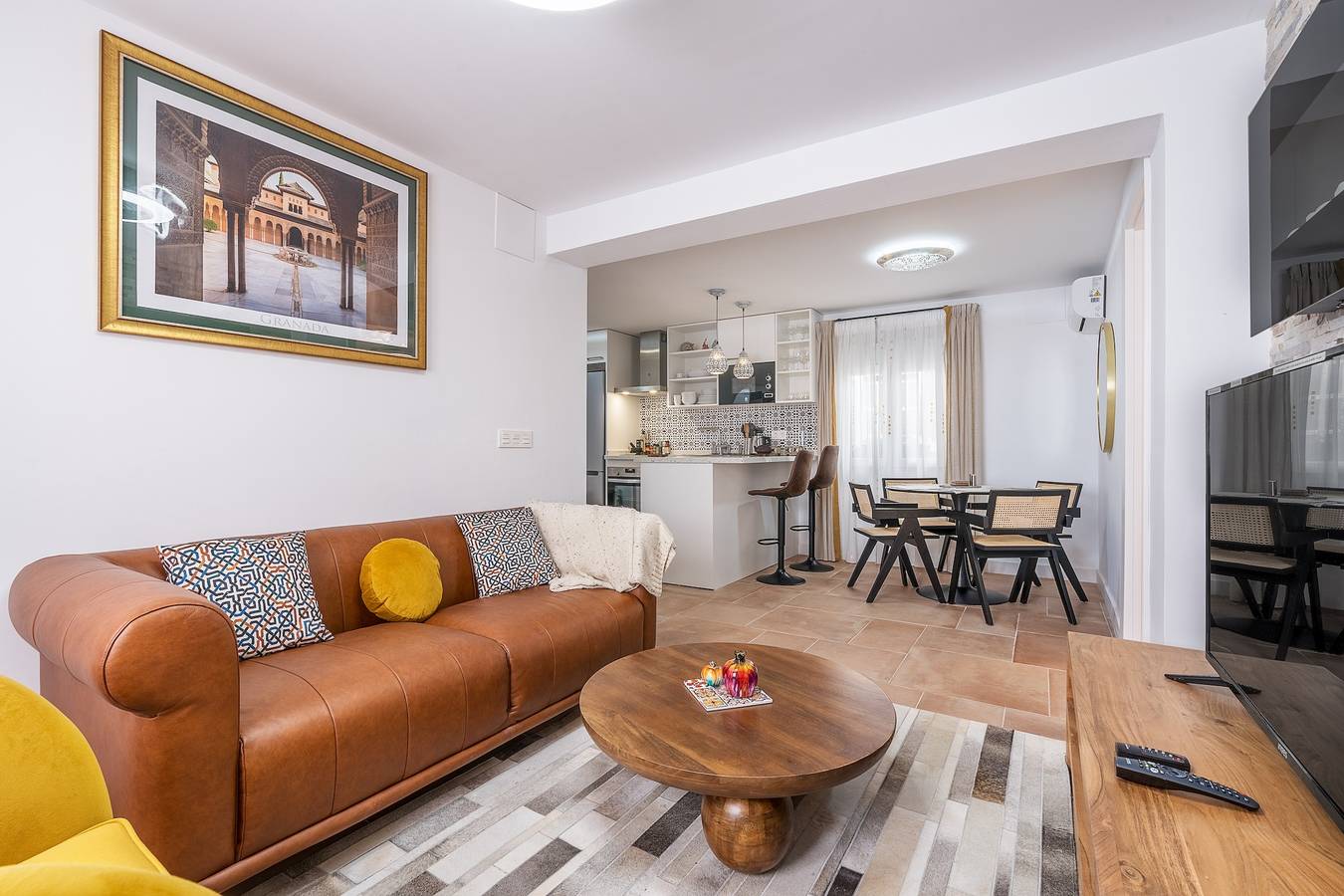 Apartamento entero, Casa al Andalus: Elegante, Serena y Exclusiva Vivienda en el Centro con Wifi y Aire Acondicionado in Granada, Provincia de Granada