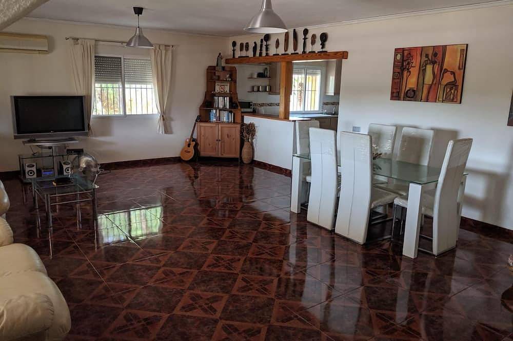 Country Villa retreat hosting up to 8 people in Santomera, Murcia Inland