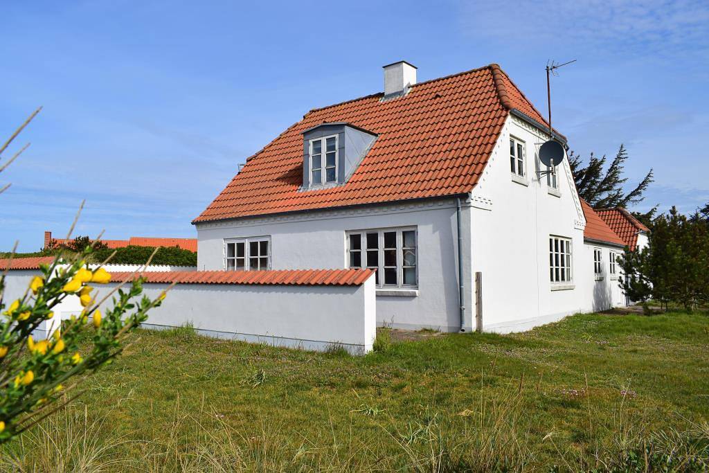 Charming holiday home in the heart of Vedersø Klit - very close to the North Sea beach in Ulfborg, Holstebro Region