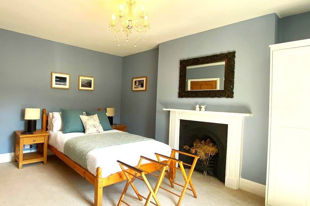 The Old School House - Parking & Close to City in Salisbury, Wiltshire