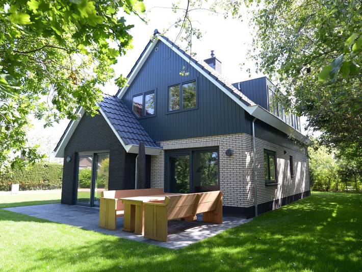 Villa voor 8 personen, met Terras en Tuin op Texel