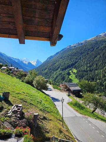 Gîte pour 5 personnes, avec terrasse et vue, animaux acceptés dans Ayer (Anniviers)