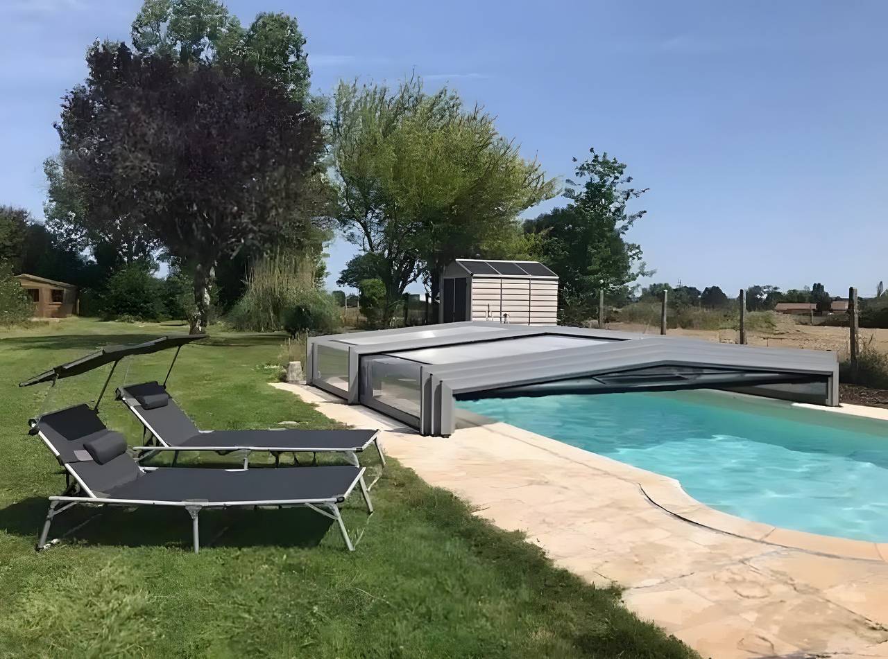 Naturma Cottage: Holiday Home with Wi-Fi and Pool near Montpon-Ménestérol in Montpon-Ménestérol, Périgord Blanc