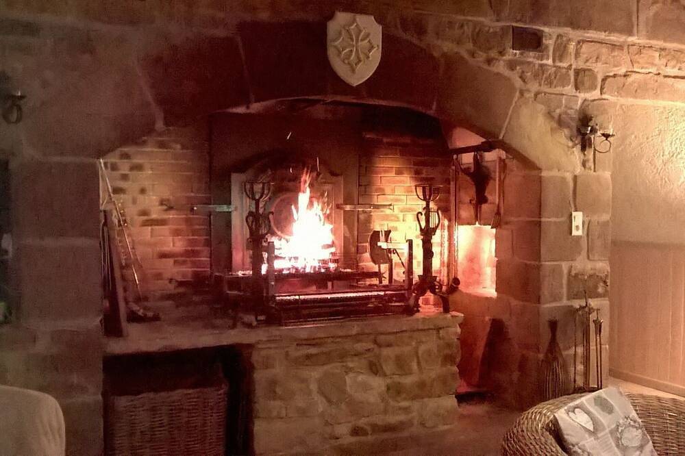 Gite de La maison Bleue in Mirandol-Bourgnounac, Région d'Albi