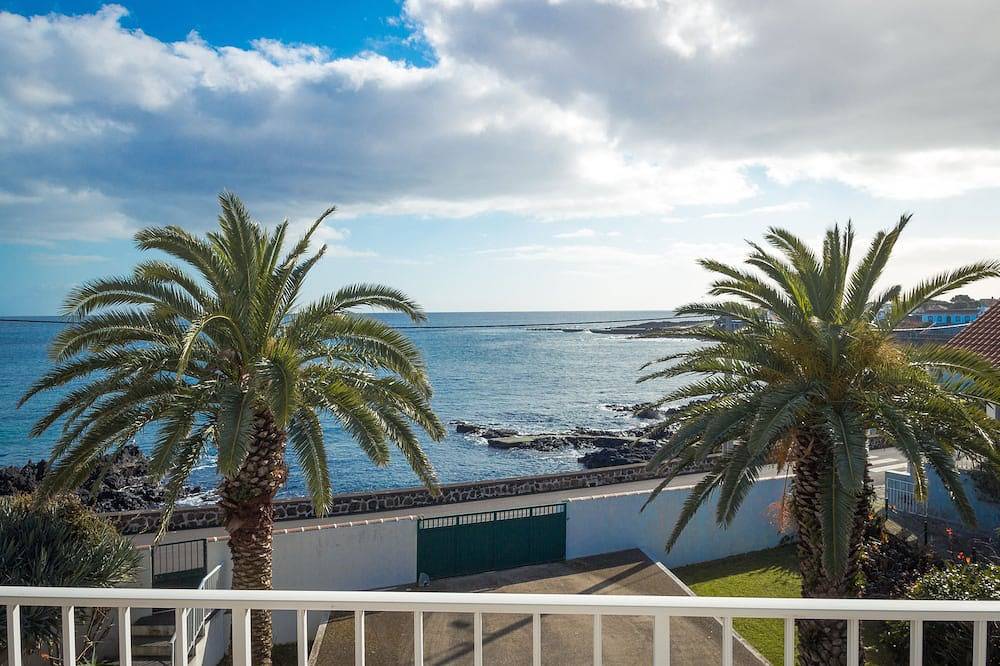 Apartamento inteiro, Porto Martins Bay Apartments - Apt B (Al). Férias à beira-mar em zona balnear. in Porto Martins, Terceira