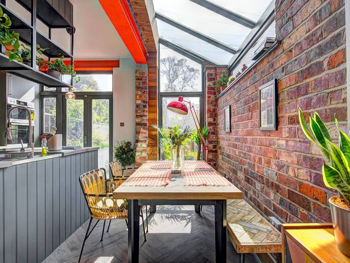 Glamping for 6 people, with garden in Manchester