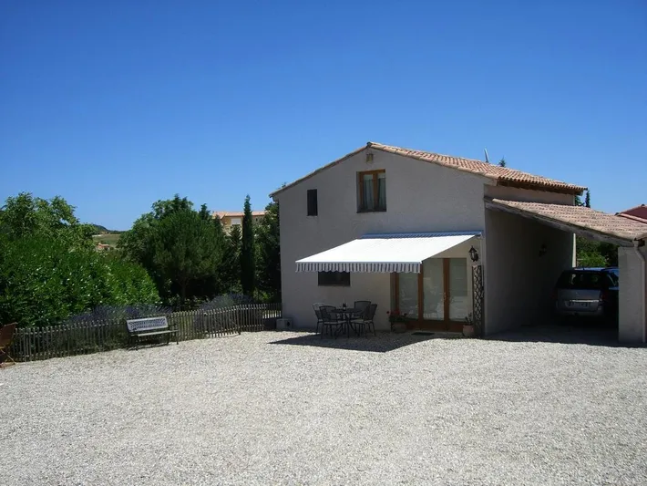 Chalet para 4 personas, con piscina además de jardín y vistas - 1