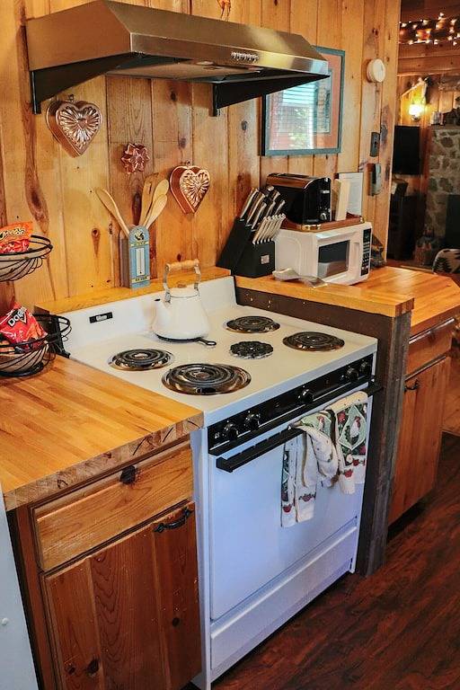 Familienhütte in den Kiefern. Alles Holz! Charmanter Erinnerer. Du wirst dich verlieben. in Navajo County