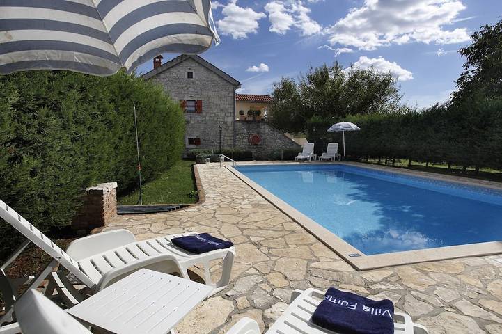 Ferienhaus für 7 Personen, mit Balkon und Garten in Stranići kod Lovreča