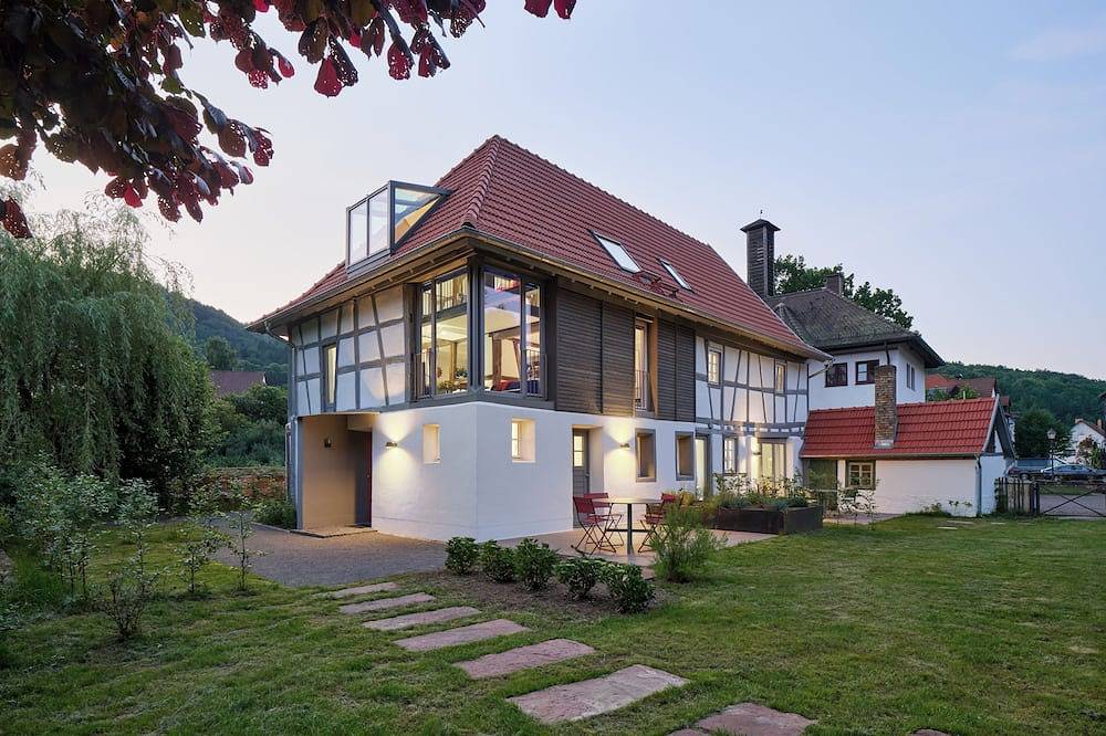Saniertes Fachwerkhaus, Haus Nothweiler, alte Scheune, traditionell und modern in Nothweiler, Landkreis Südwestpfalz