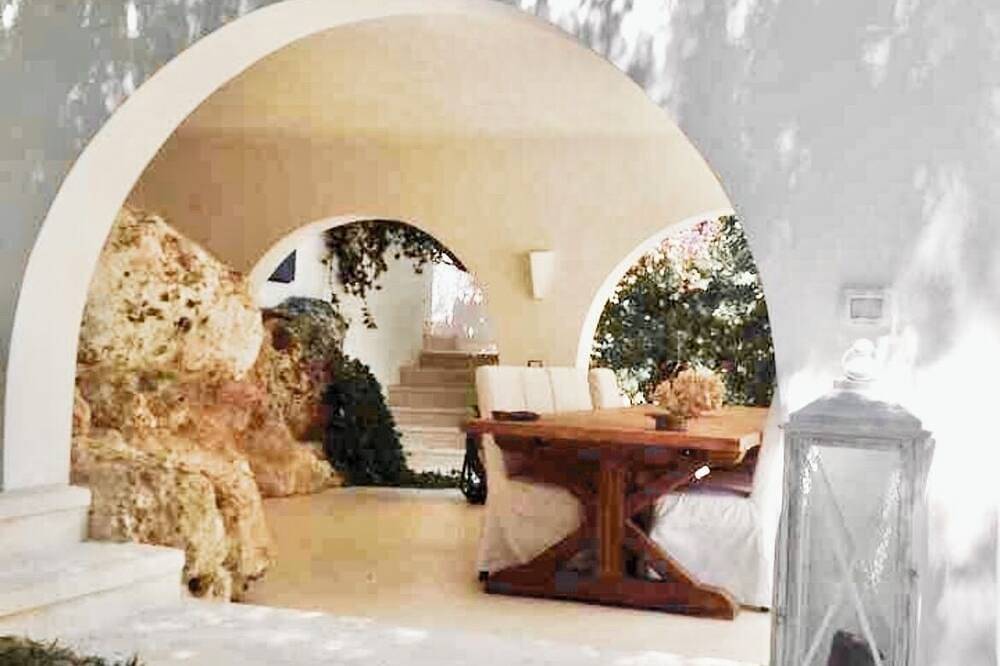 Ostuni Beachfront Villa with Pool & Private Parking, Luxury Holidays in Rosa Marina, Salento