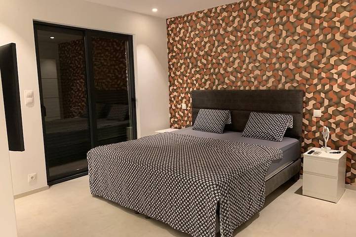 Location de vacances pour 6 personnes, avec jardin ainsi que balcon et jacuzzi à Le Cannet-des-Maures - 2