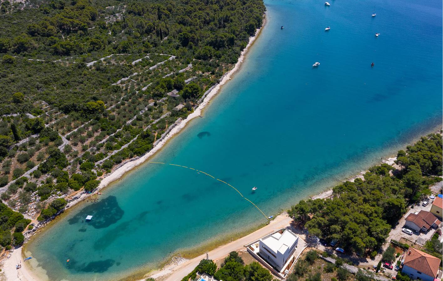 Casa de vacaciones para 8 personas con piscina in Kali (desambiguación), Uglijan