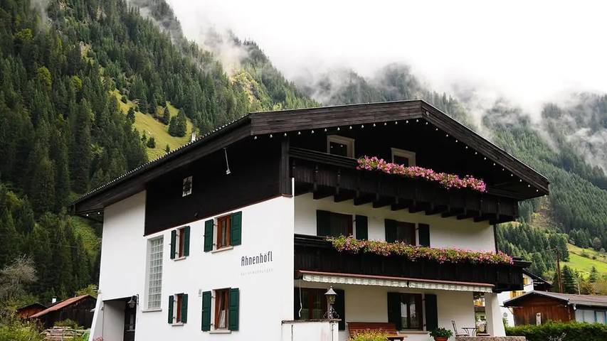 Ferienwohnung für 4 Personen, mit Terrasse und Garten sowie Sauna in Gaschurn und Umgebung