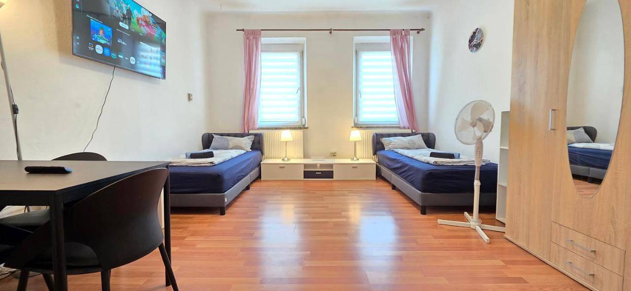 Geheel vakantieappartement, Wohnreich Ulm Zentral - Wohnung in 3Og - Zimmer in 3er Wg in Ulm (Baden-Württemberg), Zwaben