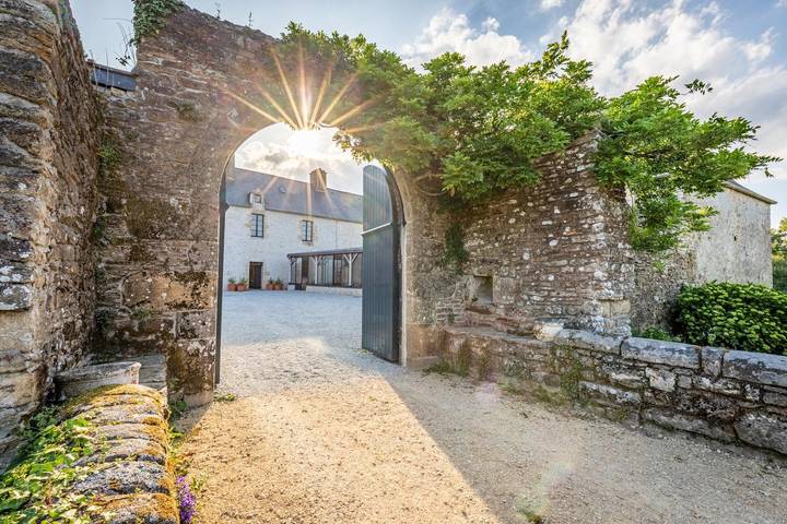 Gîte pour 4 personnes, avec Terrasse et Jardin ainsi que Piscine et Sauna à Pluvigner - 3