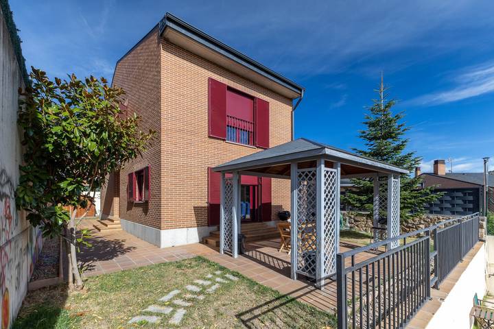 Ferienhaus für 7 Personen, mit Garten und Balkon - 1