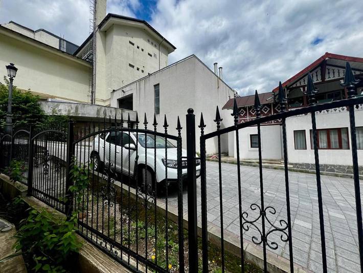 Gîte pour 2 personnes, avec jardin ainsi que terrasse et vue à Sinaia - 4