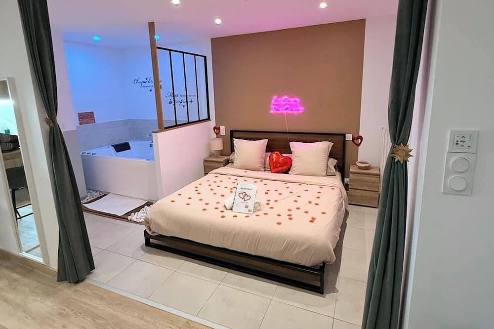 Appartement entier, Suite avec Jacuzzi Privé proche de Paris in Chatou, Yvelines