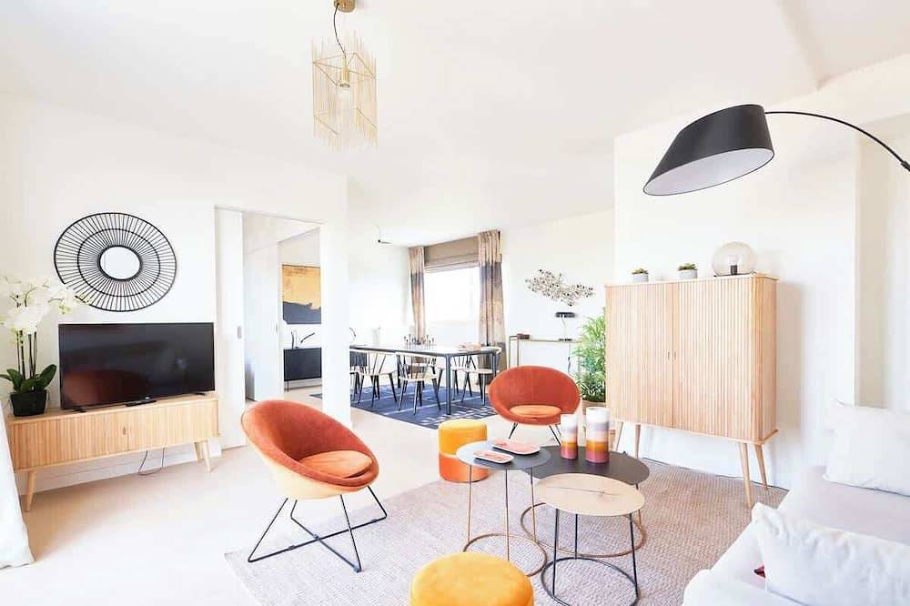 Geheel appartement, Penthouse - City Views/Luggage Room in Schaarbeek, Vlaanderen