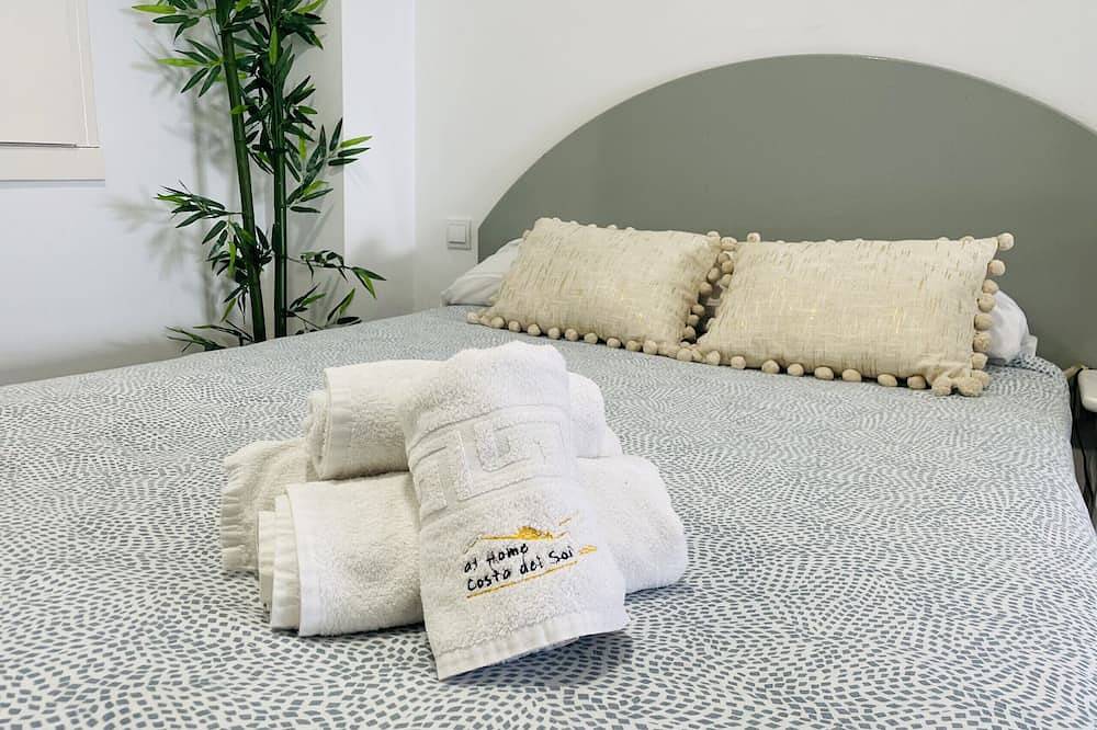 Appartement entier, Studio Jimena Carabeo au centre de Nerja in Nerja, Cordillera Penibética