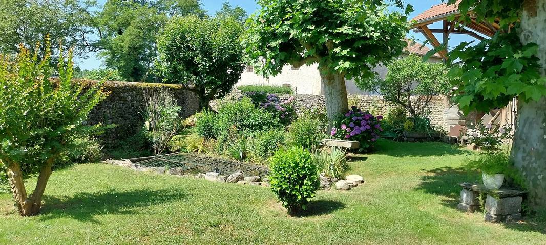 Location de vacances pour 5 personnes, avec Terrasse et Jardin à Saint-Gladie-Arrive-Munein