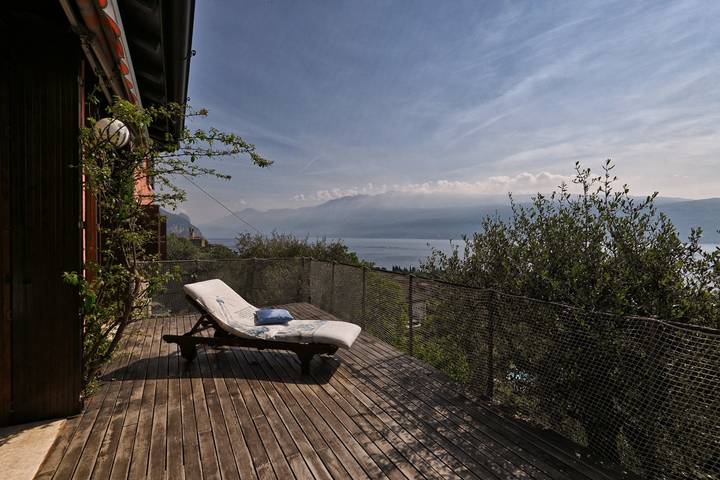 Location de vacances pour 8 personnes, avec terrasse et jardin, animaux acceptés à Gargnano