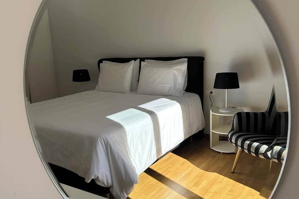 Geheel appartement, Big size appartment at the port of the old city of Nafplio with view to the sea. in Nauplion, Argolis