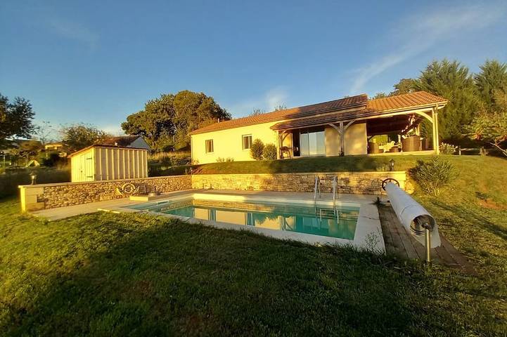 Location de vacances pour 6 personnes, avec jardin et terrasse à Meyrals