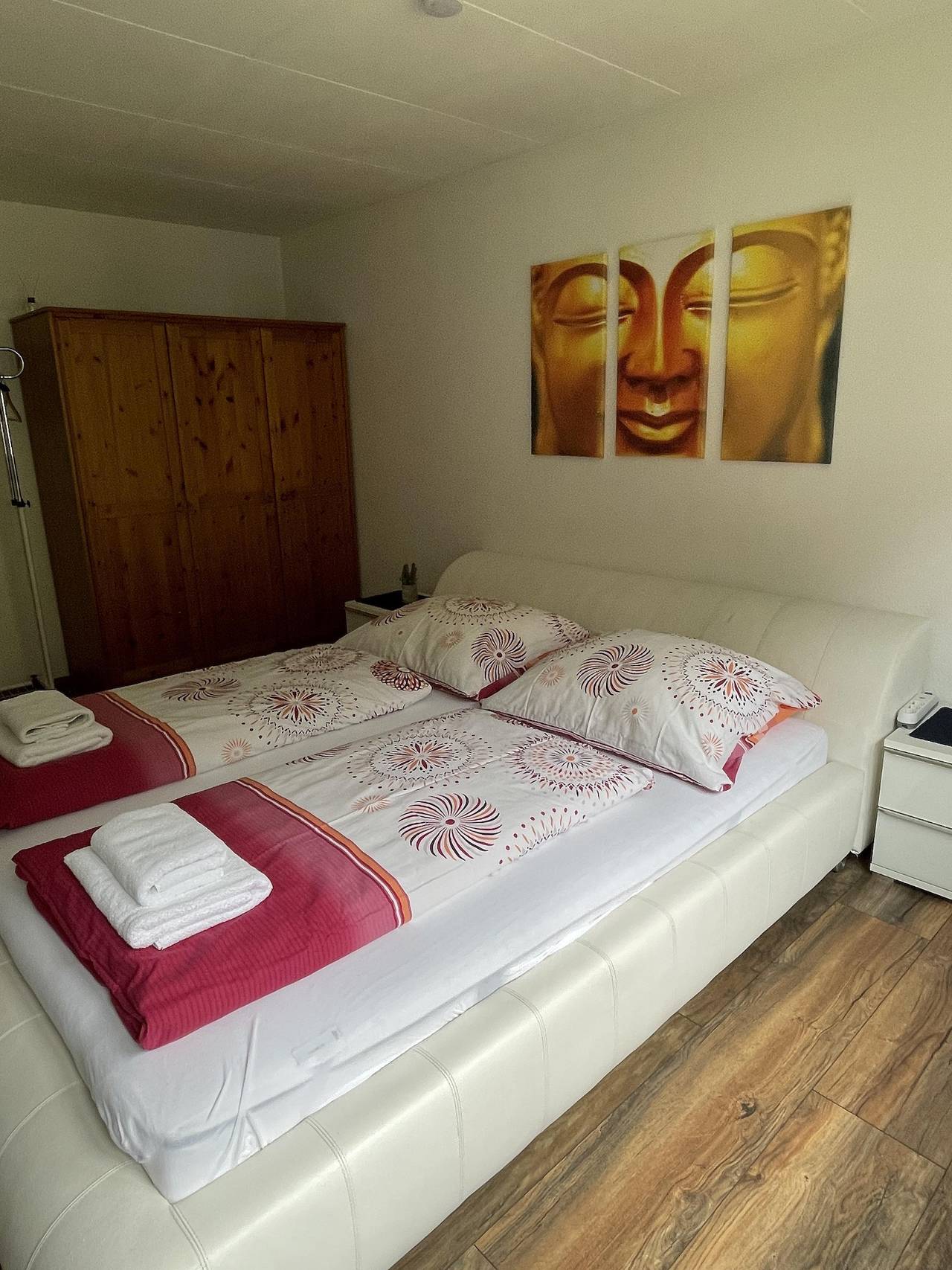 Ganze Ferienwohnung, Zimmer 2 - Familienzimmer, Etagendusche/Etagen-Wc in Klösterle am Arlberg, Arlberg