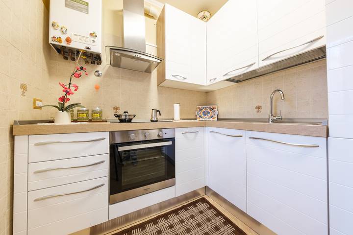 Hel lejlighed, Apartment 'Domenico' with Balcony, Wi-Fi and Air Conditioning in Messina, Messina Provinsen