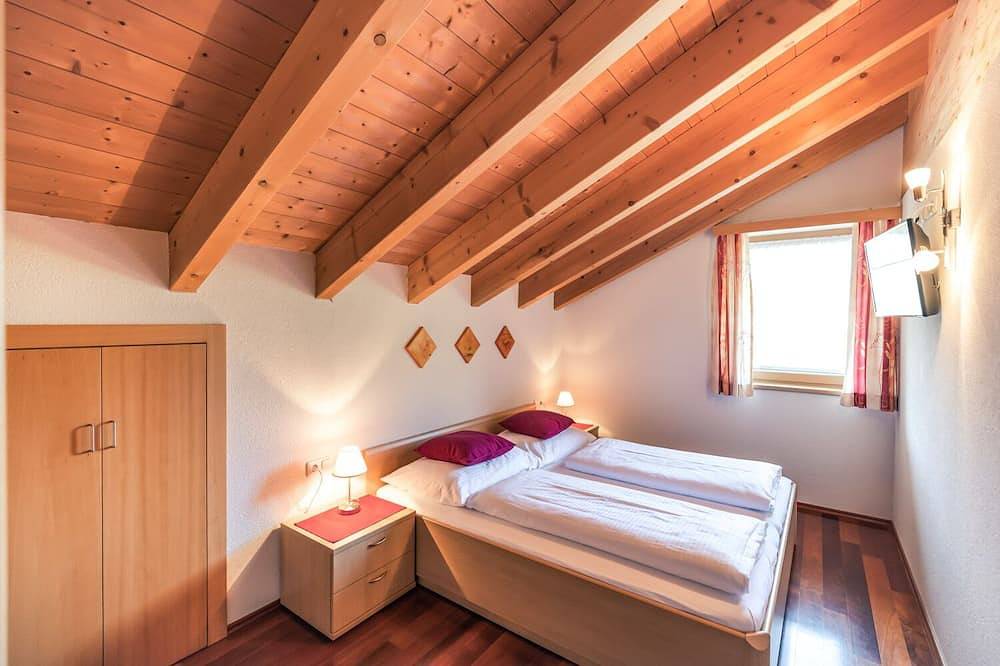Ganze Wohnung, Haus Rothorn, Appartement Braunarl für 4 Personen mit Balkon in sonniger Lage in Schröcken, Bregenzerwald