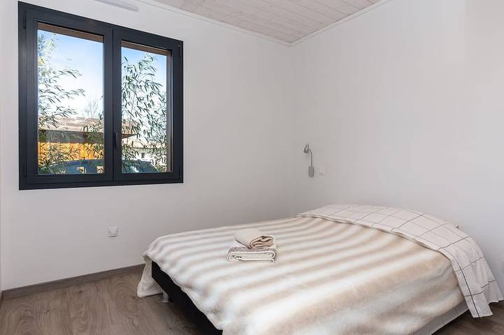 Wooden house with heated pool, fiber internet and view into forest in Moliets-et-Maa, Côte d’Argent