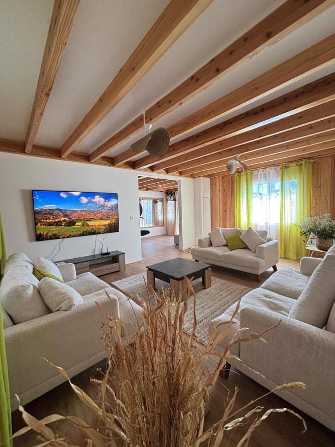 Location de vacances pour 10 personnes, avec terrasse et jardin ainsi que piscine et vue à la Plaine des Cafres - 2