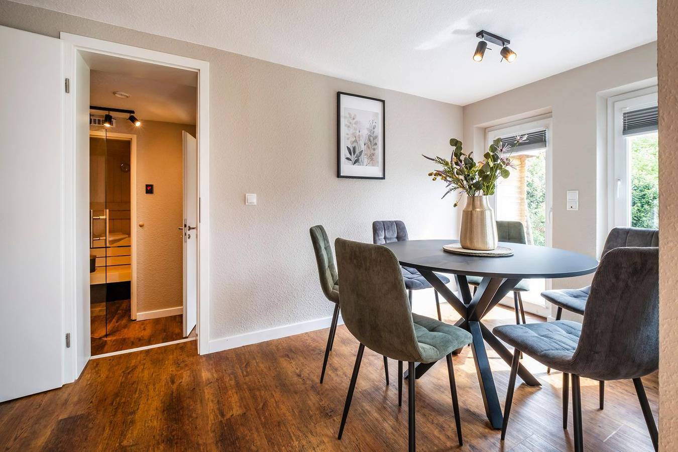 Ganze Wohnung, Ferienwohnung für 6 Personen in Kurparknähe mit Sauna und Garten und Wintergarten in Büsum, Dithmarschen