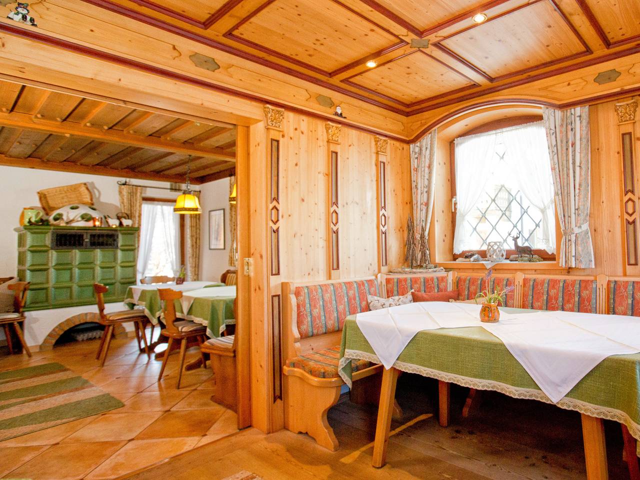Pension Restner - Chiemgau Karte - Doppelzimmer mit Balkon und Dusche und Wc in Inzell, Bayerische Alpen
