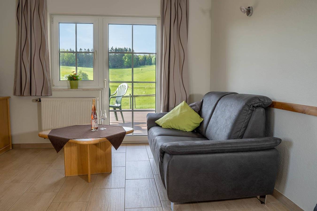Ganze Ferienwohnung, Ferienwohnung "Sperling" für 4 Personen, Eg in Schönbach, Vulkaneifel