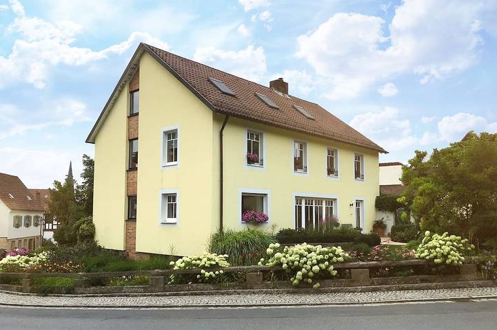 Ferienwohnung für 6 Personen, mit Balkon und Whirlpool in Thurnau