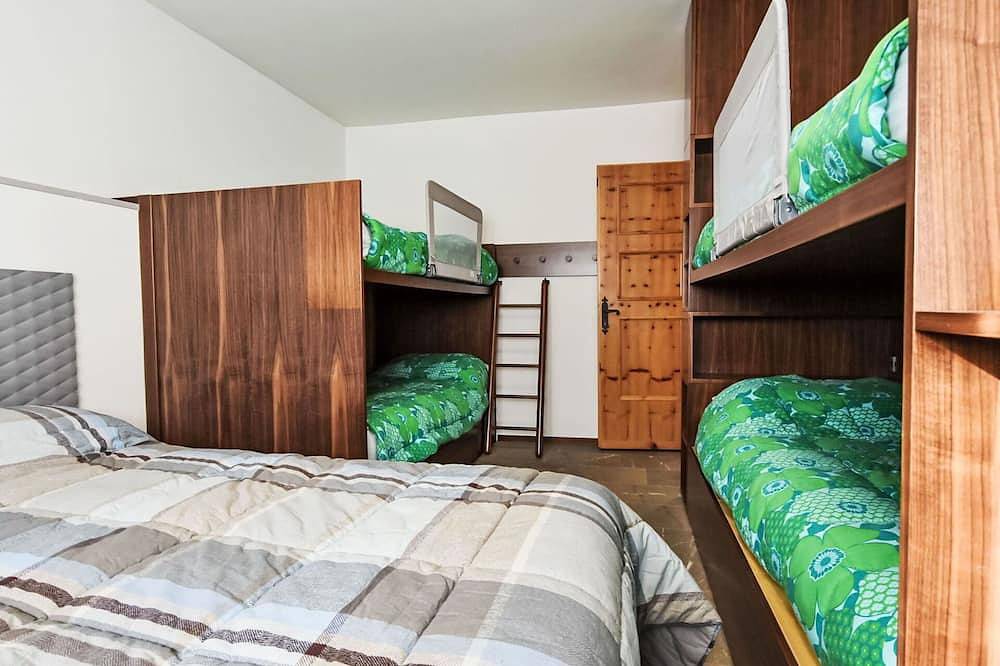 Appartamento intero, Accogliente appartamento per 4 ospiti con Wifi, Tv, animali ammessi e parcheggio in Madesimo (Borgo), Madesimo